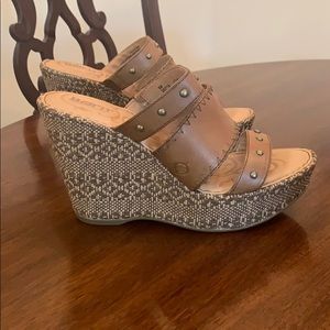 Born “Borini' Wedge Heels - 8M - New